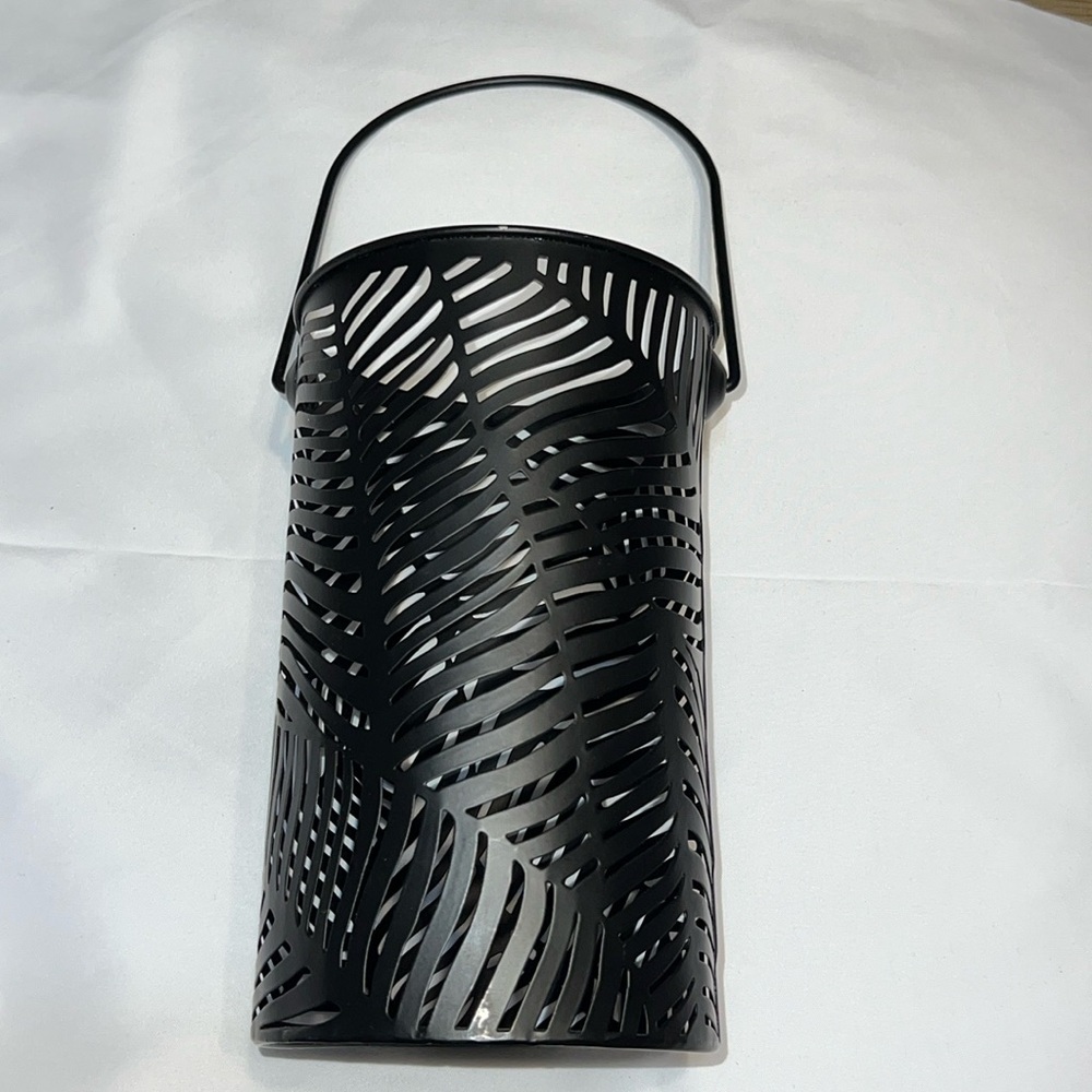New Target 1 Count Metal Lantern - Black Palm (A)
